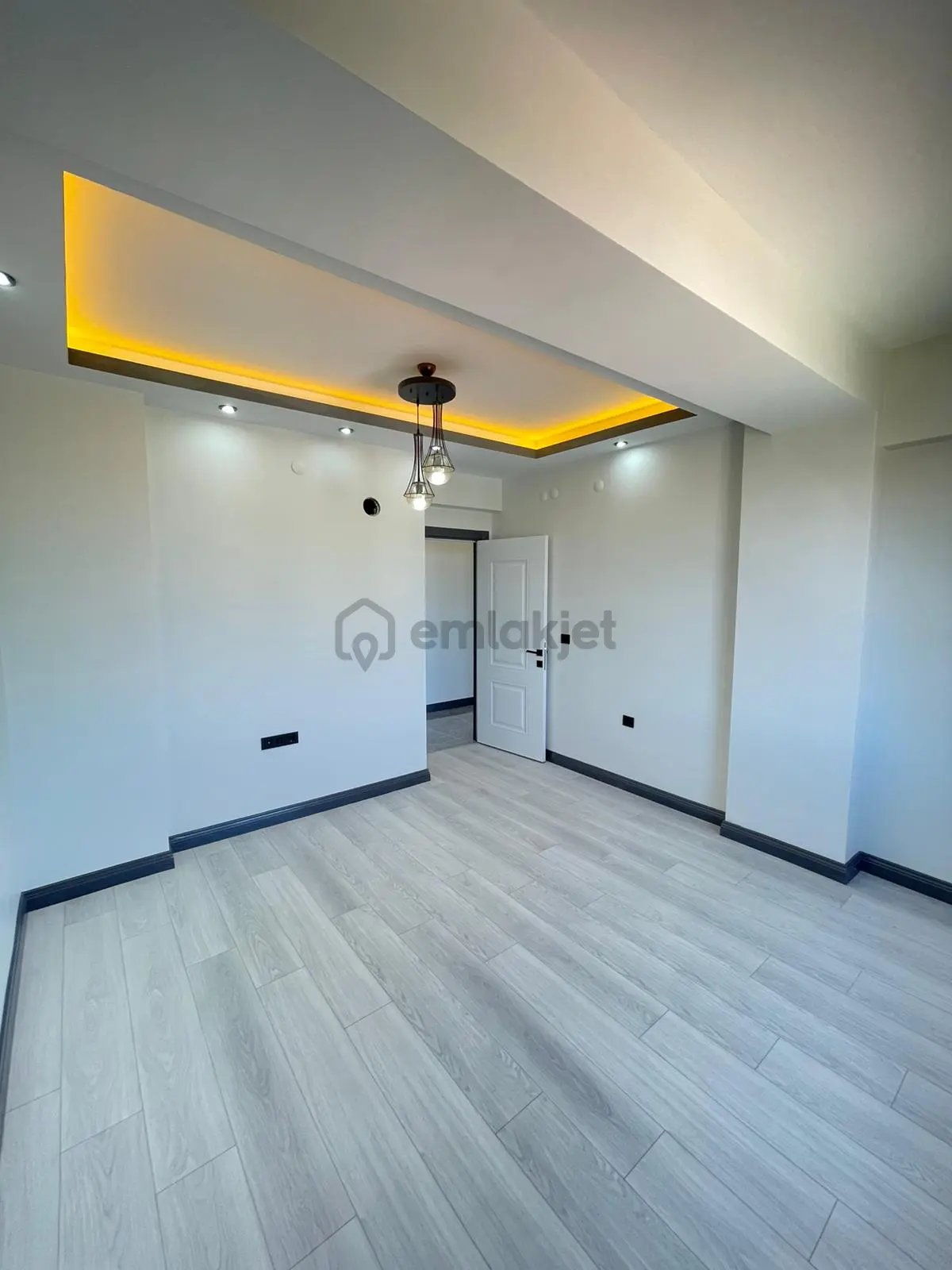 Çöşnük mahallesinde 4+1 lüks daire