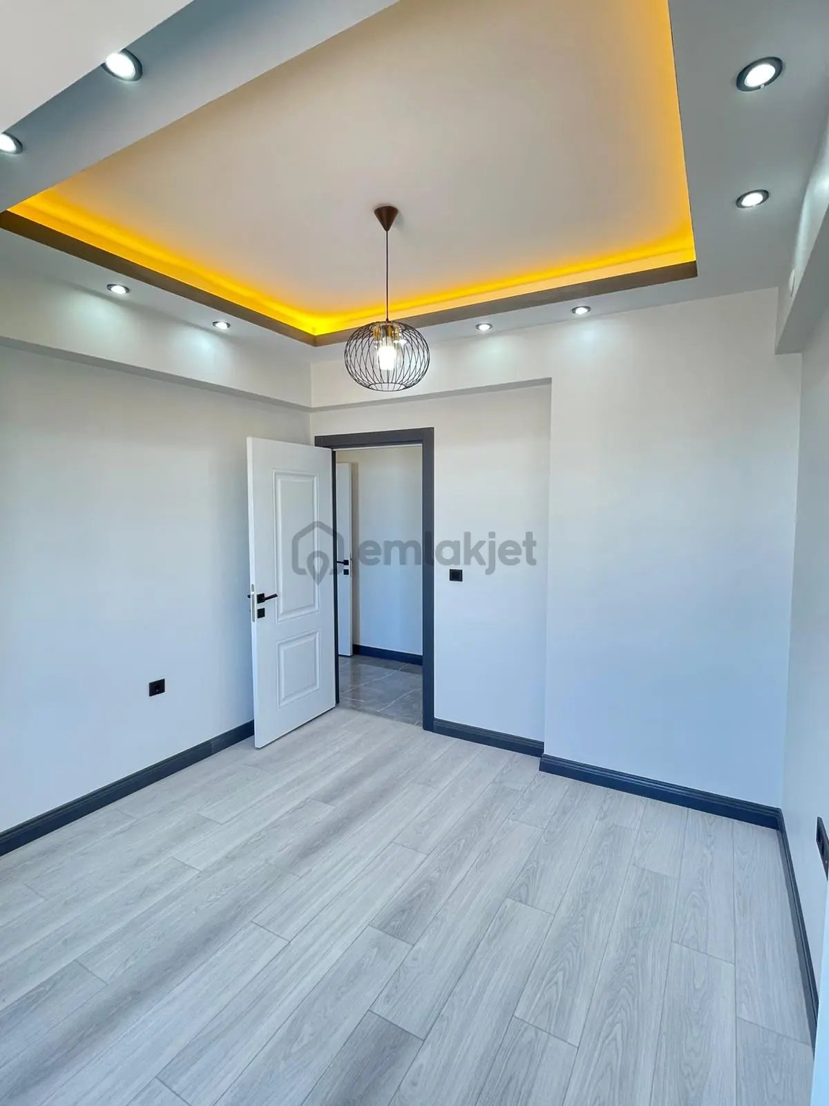 Çöşnük mahallesinde 4+1 lüks daire